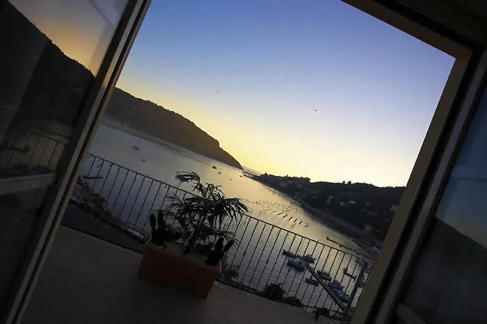 Residence I Gabbiani Portovenere Aparthotel