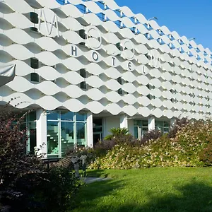 **** Hotel Mo.om Włochy