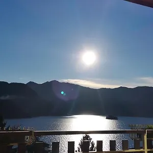 Luz House , Tavernola Bergamasca Italië